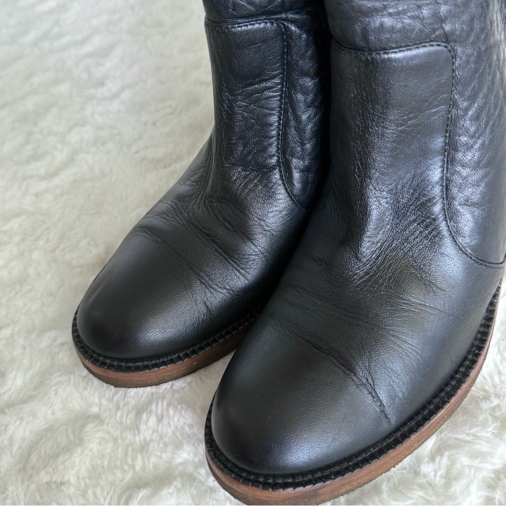 Chanel CC Logo Shearling Black Leather Boots - Picture 9 of 15